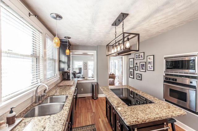 1745 Saundersville Rd, Hendersonville, TN 37075