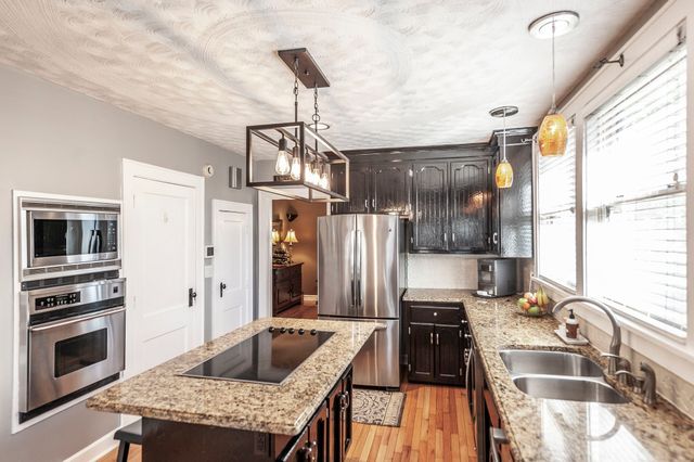 1745 Saundersville Rd, Hendersonville, TN 37075