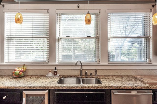 1745 Saundersville Rd, Hendersonville, TN 37075