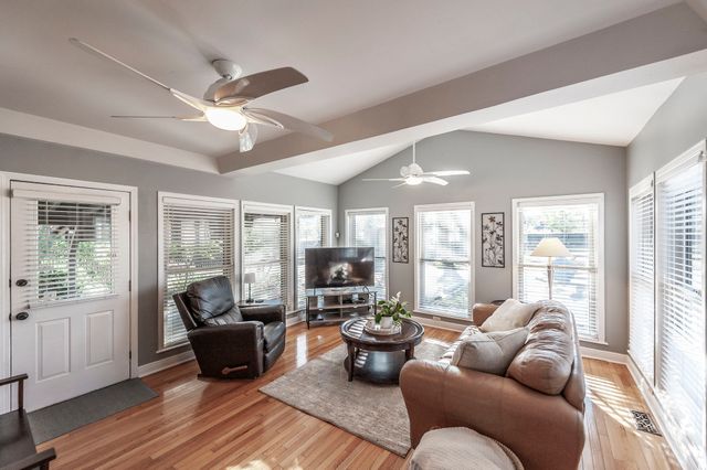 1745 Saundersville Rd, Hendersonville, TN 37075