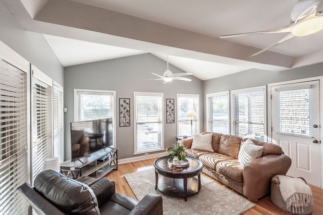 1745 Saundersville Rd, Hendersonville, TN 37075