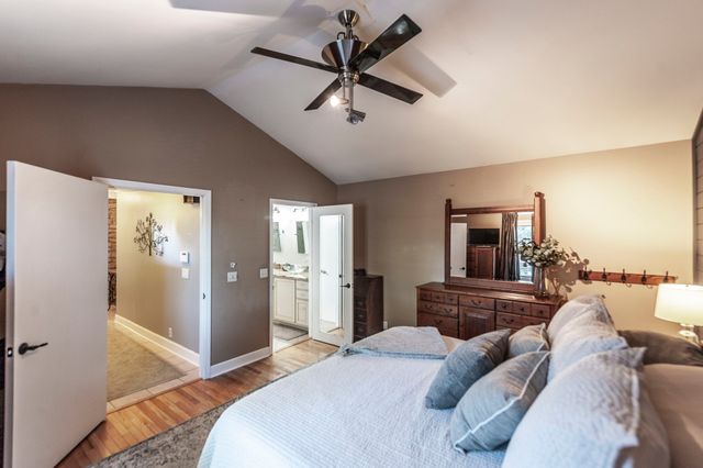 1745 Saundersville Rd, Hendersonville, TN 37075