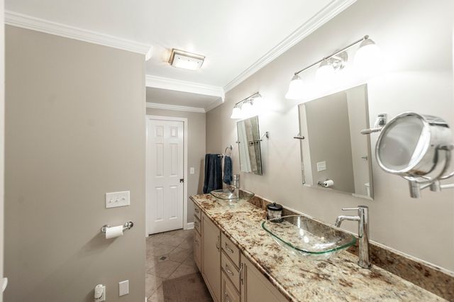 1745 Saundersville Rd, Hendersonville, TN 37075