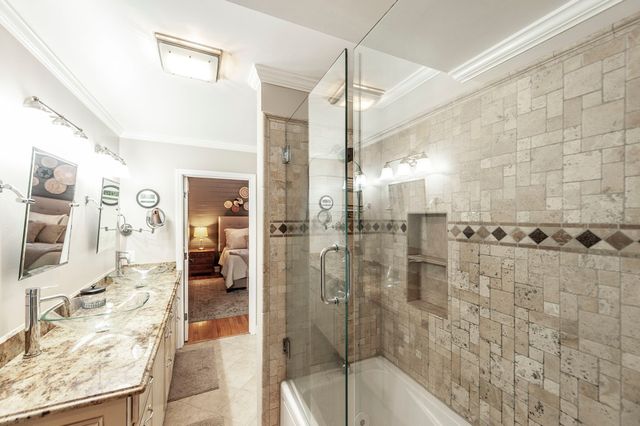 1745 Saundersville Rd, Hendersonville, TN 37075