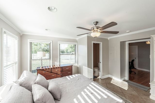 1745 Saundersville Rd, Hendersonville, TN 37075