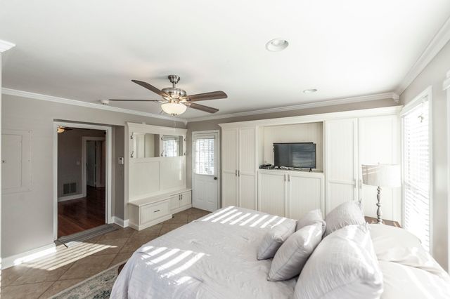 1745 Saundersville Rd, Hendersonville, TN 37075