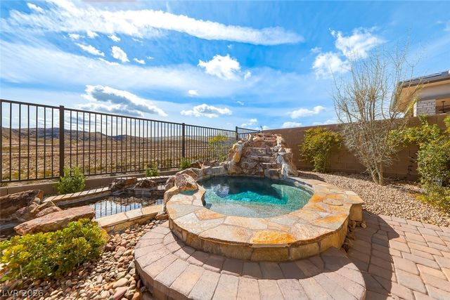 12335 Skyracer Drive, Las Vegas, NV 89138