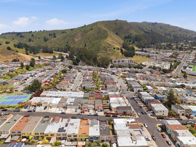 468 Wyandotte Avenue, Daly City, CA 94014