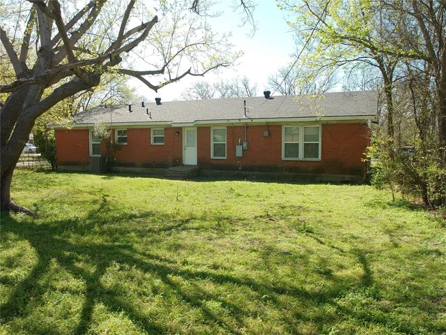 4929 Roxie Street, Haltom City, TX 76117