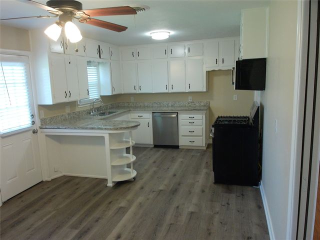 4929 Roxie Street, Haltom City, TX 76117