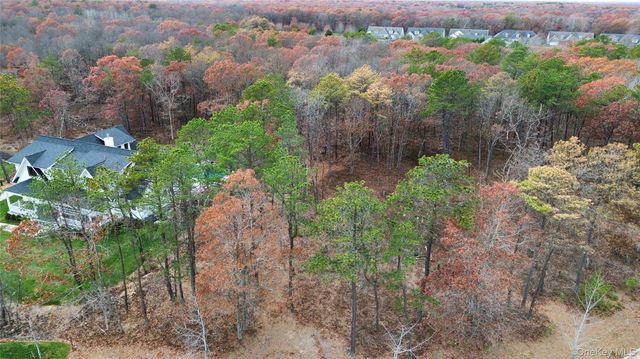 16 Sophia Court, Westhampton, NY 11977