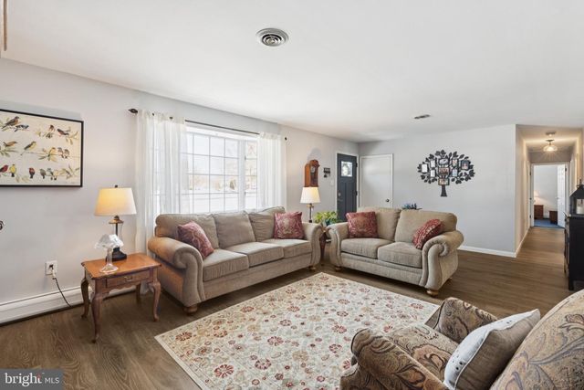 404 ENFIELD RD, Oreland, PA 19075