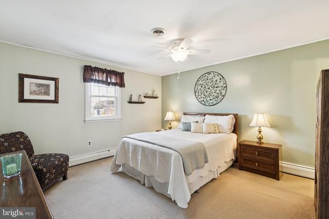 404 ENFIELD RD, Oreland, PA 19075