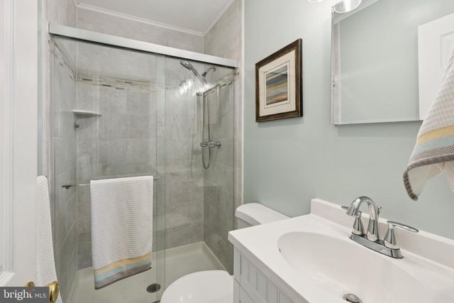 404 ENFIELD RD, Oreland, PA 19075