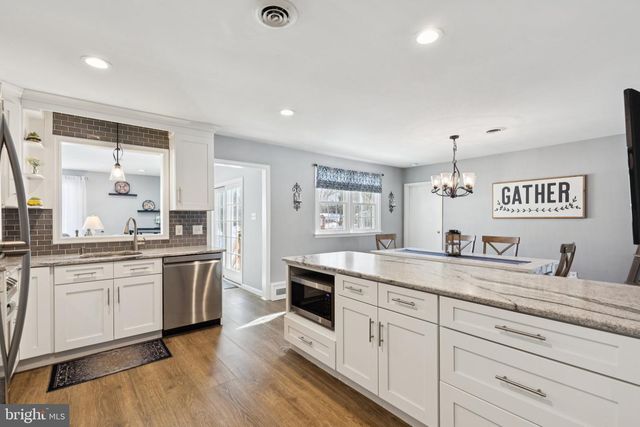 404 ENFIELD RD, Oreland, PA 19075