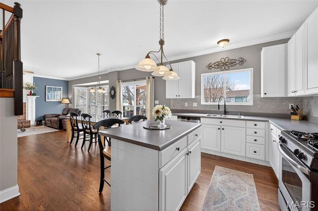 1334 Auburn Hills Dr Drive, St Charles, MO 63304