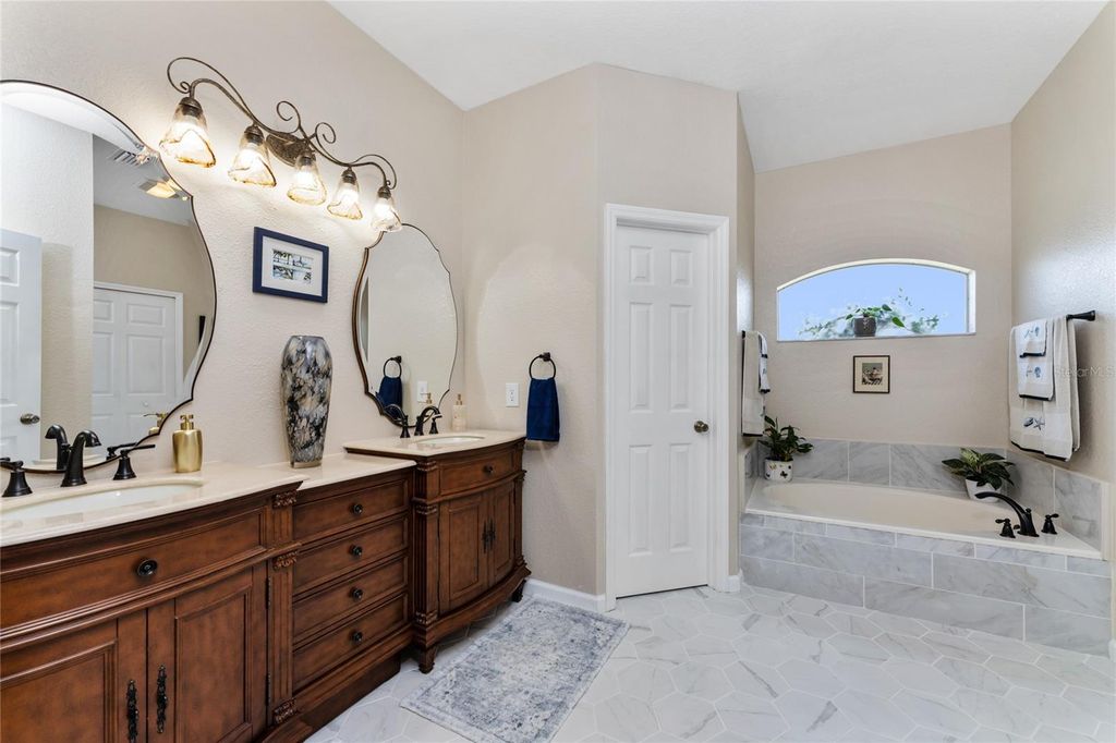 Image 23 of property listing at 15105 ALDAMA CIRCLE, Port Charlotte, FL 33981