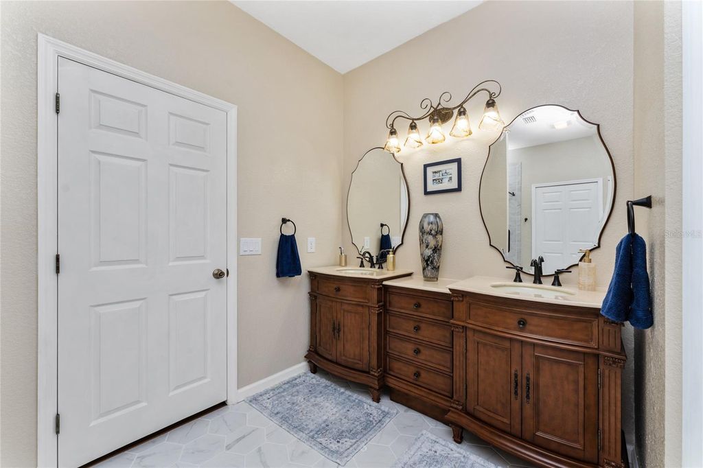 Image 26 of property listing at 15105 ALDAMA CIRCLE, Port Charlotte, FL 33981