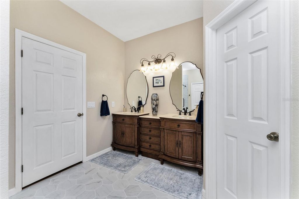 Image 27 of property listing at 15105 ALDAMA CIRCLE, Port Charlotte, FL 33981