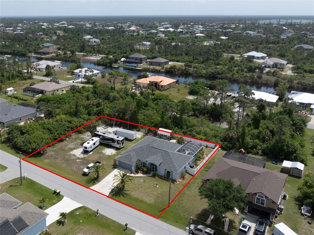 Image 61 of property listing at 15105 ALDAMA CIRCLE, Port Charlotte, FL 33981