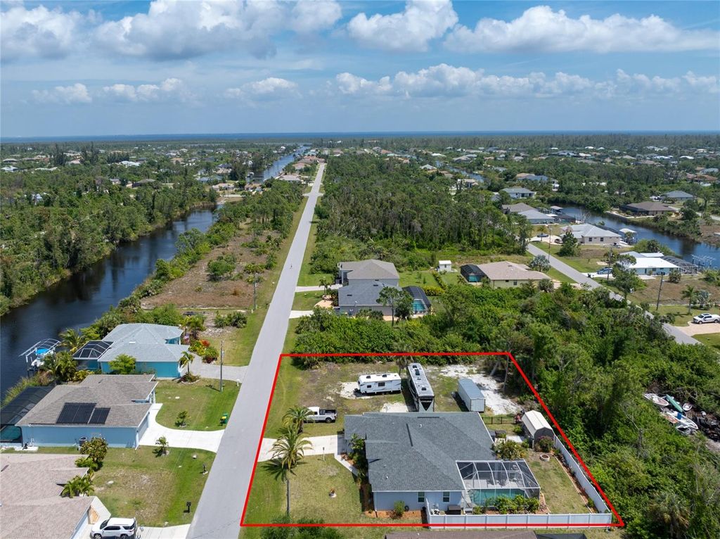 Image 63 of property listing at 15105 ALDAMA CIRCLE, Port Charlotte, FL 33981