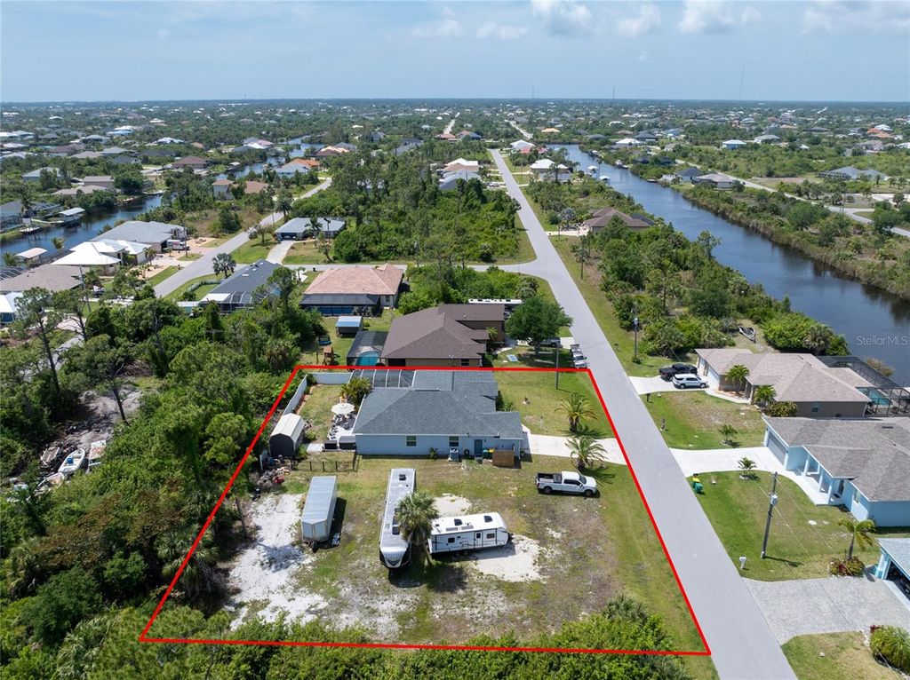 Image 65 of property listing at 15105 ALDAMA CIRCLE, Port Charlotte, FL 33981