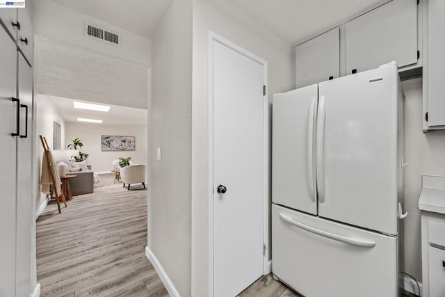 4042 Rennellwood Way, Pleasanton, CA 94566