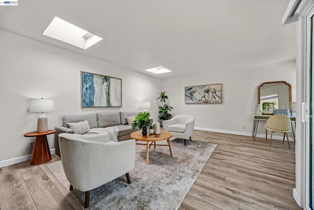 4042 Rennellwood Way, Pleasanton, CA 94566