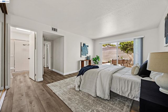 4042 Rennellwood Way, Pleasanton, CA 94566