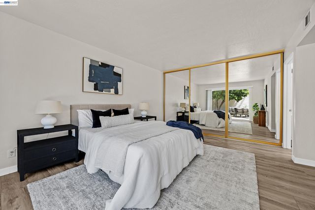 4042 Rennellwood Way, Pleasanton, CA 94566