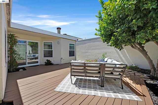 4042 Rennellwood Way, Pleasanton, CA 94566