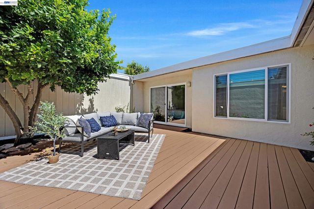 4042 Rennellwood Way, Pleasanton, CA 94566