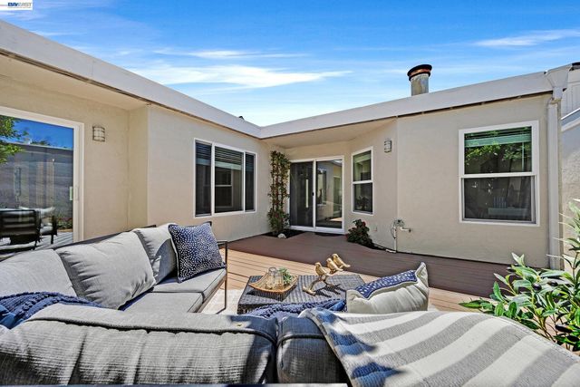 4042 Rennellwood Way, Pleasanton, CA 94566