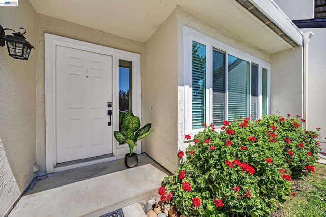4042 Rennellwood Way, Pleasanton, CA 94566
