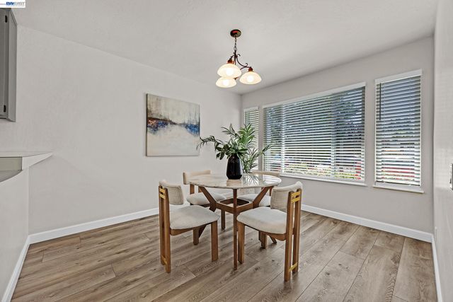 4042 Rennellwood Way, Pleasanton, CA 94566