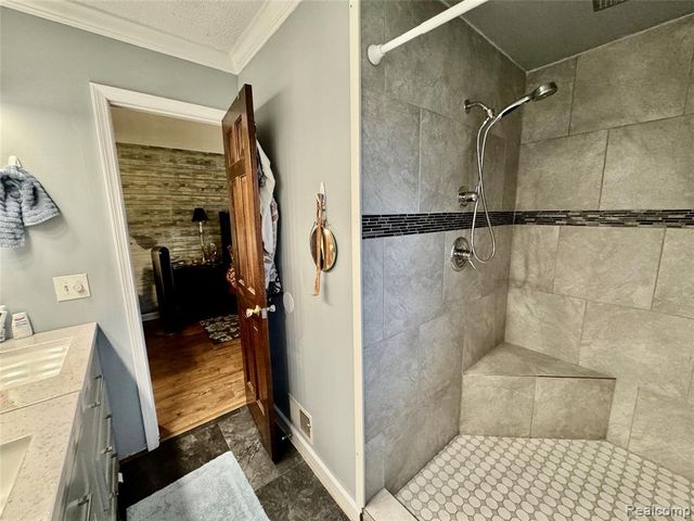 12189 Dentonview Drive, Fenton, MI 48430