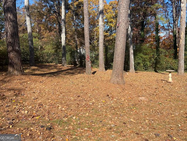 5633 Breezy Court SW, Lilburn, GA 30047