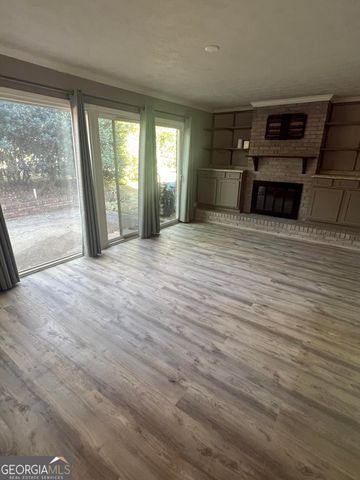 5633 Breezy Court SW, Lilburn, GA 30047