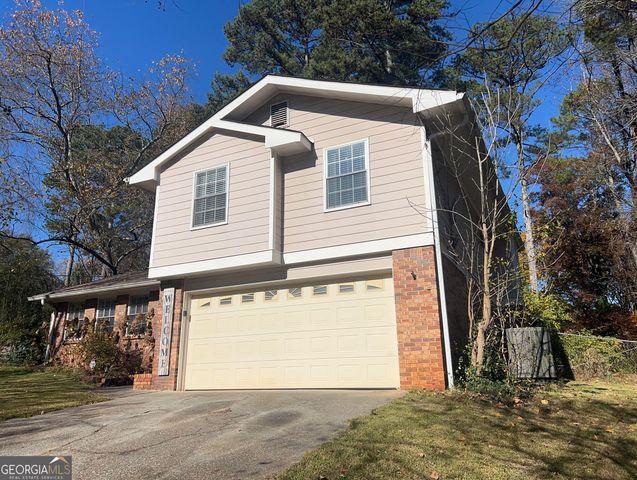 5633 Breezy Court SW, Lilburn, GA 30047