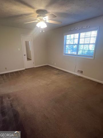 5633 Breezy Court SW, Lilburn, GA 30047