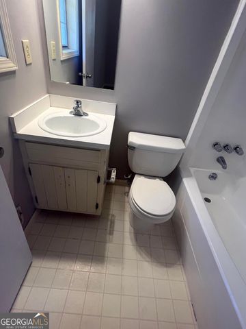 5633 Breezy Court SW, Lilburn, GA 30047