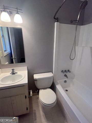 5633 Breezy Court SW, Lilburn, GA 30047