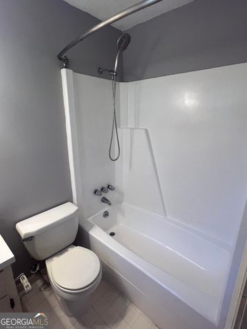 5633 Breezy Court SW, Lilburn, GA 30047