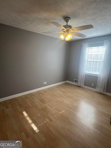 5633 Breezy Court SW, Lilburn, GA 30047