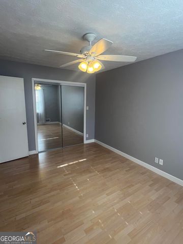 5633 Breezy Court SW, Lilburn, GA 30047