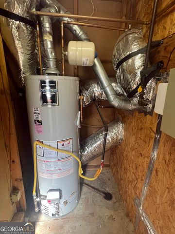 5633 Breezy Court SW, Lilburn, GA 30047