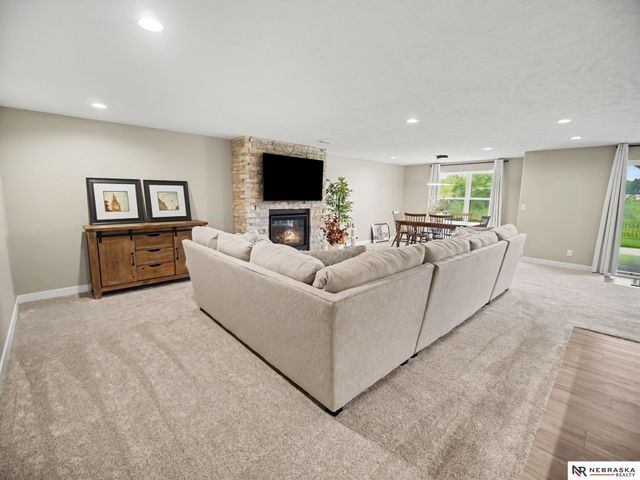 8010 Patrick Avenue, Lincoln, NE 68516