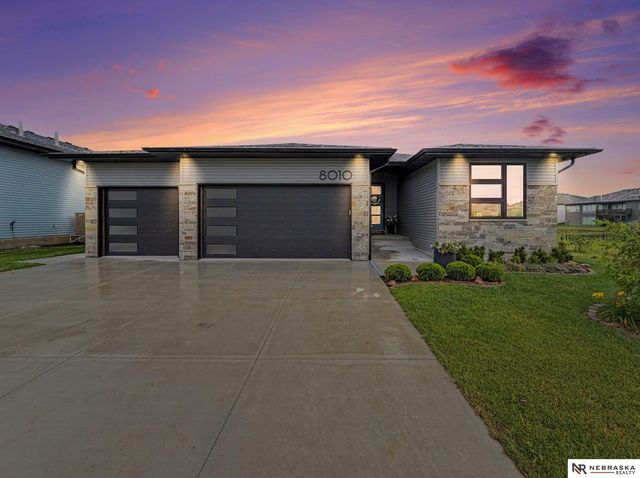 8010 Patrick Avenue, Lincoln, NE 68516
