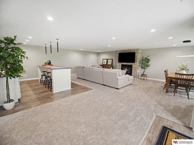 8010 Patrick Avenue, Lincoln, NE 68516