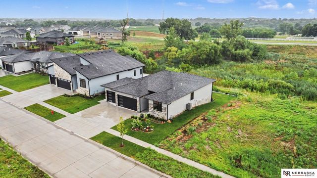 8010 Patrick Avenue, Lincoln, NE 68516